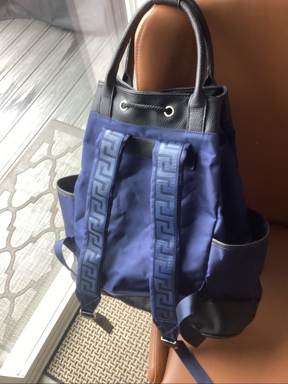 Versace parfums backpack - Picture 2 of 6
